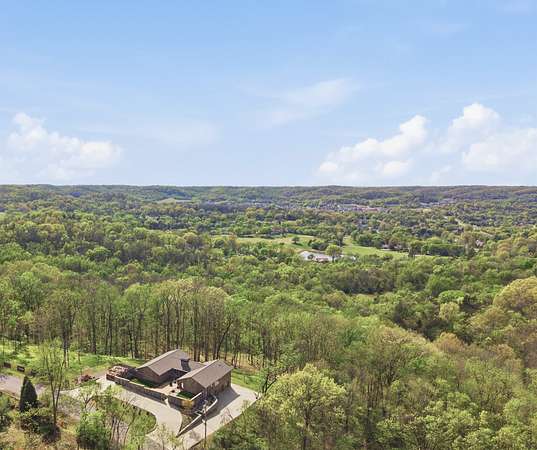 3.1 Acres of Land with Home for Sale in Franklin, Tennessee