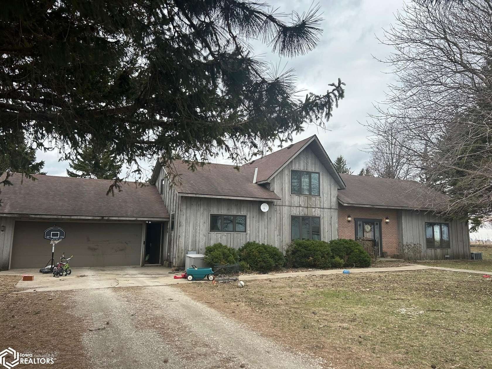 4.63 Acres of Land with Home for Sale in Eagle Grove, Iowa