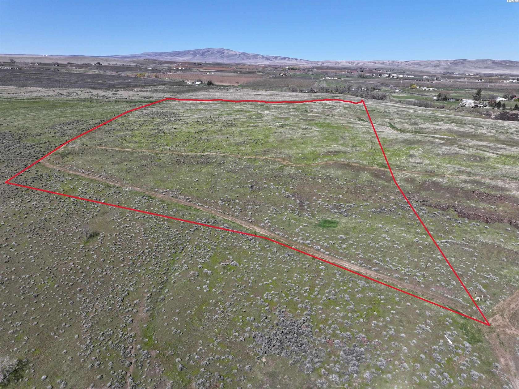 20 Acres of Agricultural & Residential Land for Sale in Benton City, Washington