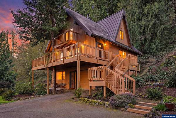 9.58 Acres of Land with Home for Sale in Newberg, Oregon