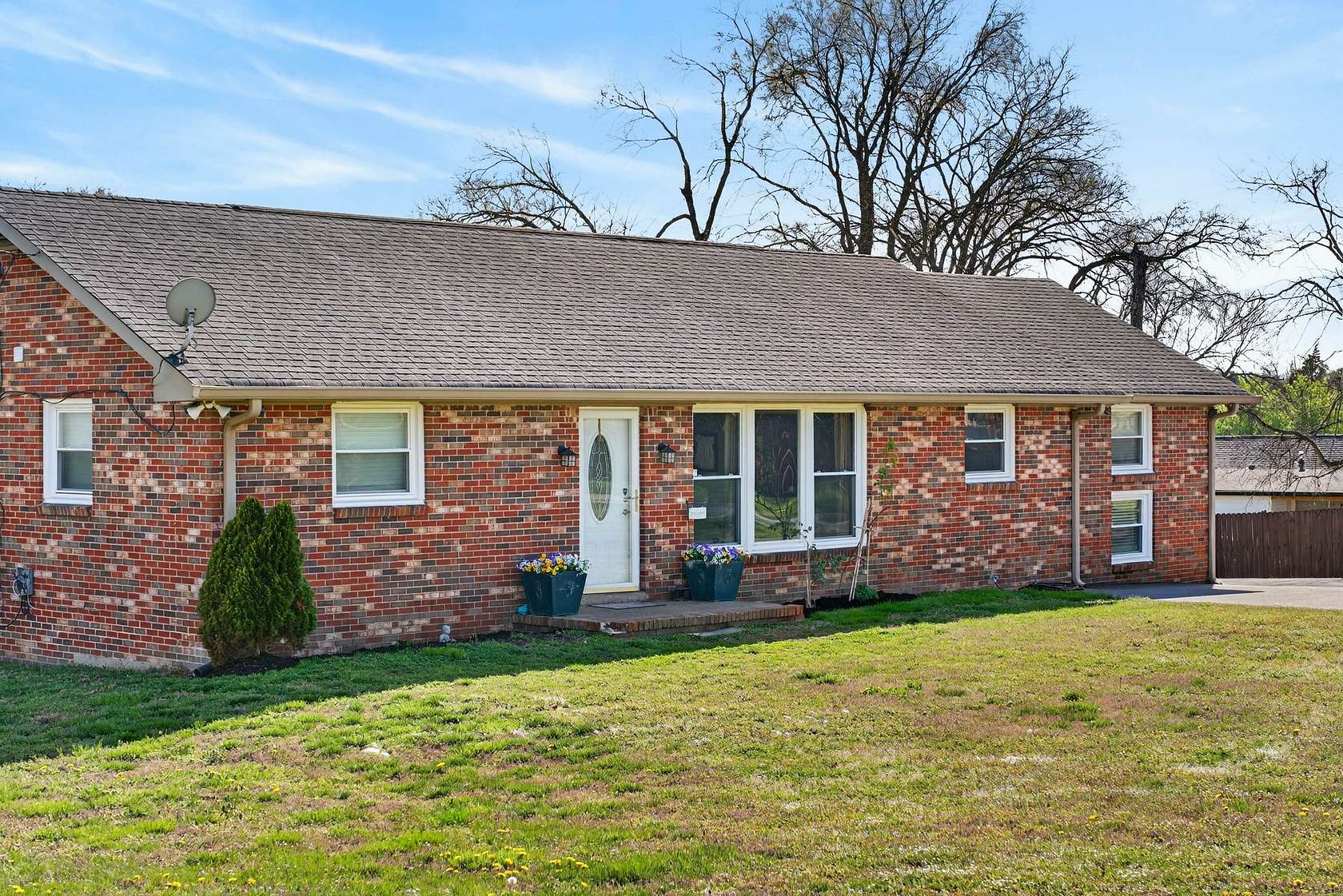 3.53 Acres of Improved Mixed-Use Land for Sale in Whites Creek, Tennessee