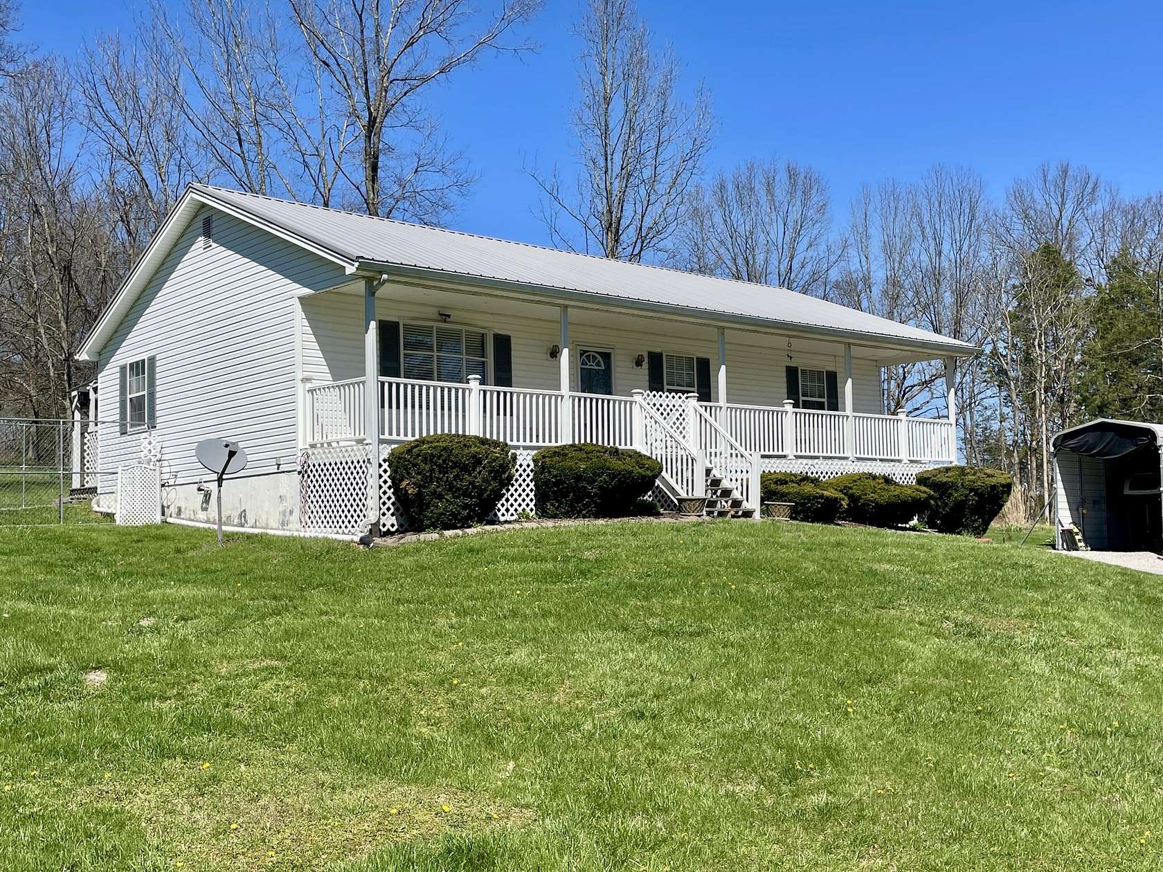 5 Acres of Land with Home for Sale in Frankfort, Kentucky