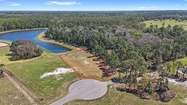 0.9 Acres of Residential Land for Sale in Umatilla, Florida