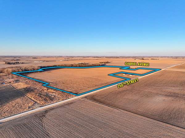 103 Acres of Land for Sale in Independence, Iowa