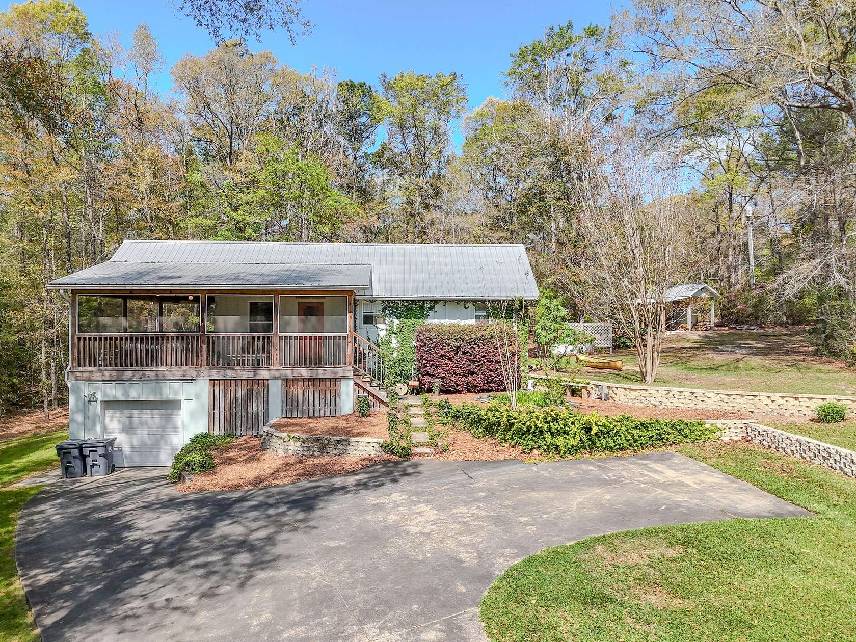 1.73 Acres of Land with Home for Sale in Ponce de Leon, Florida