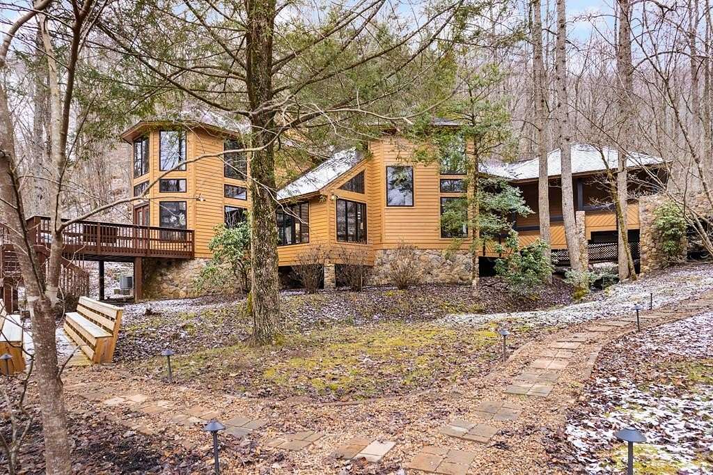 5.33 Acres of Land with Home for Sale in Pikeville, Kentucky