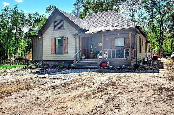 7.75 Acres of Land with Home for Sale in Athens, Texas