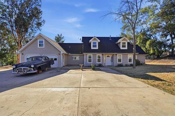 2.1 Acres of Land with Home for Sale in Valley Center, California