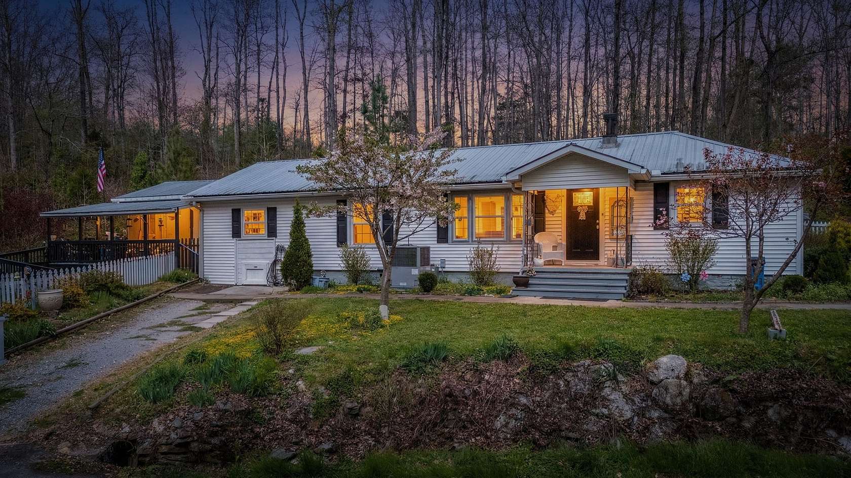 5 Acres of Land with Home for Sale in Tullahoma, Tennessee