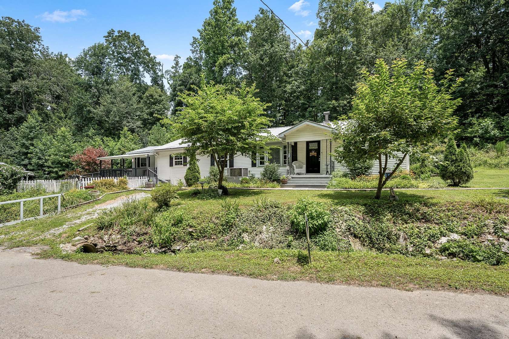 5 Acres of Land with Home for Sale in Tullahoma, Tennessee