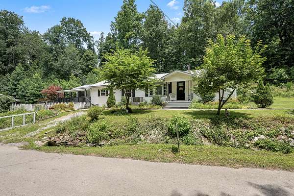 5 Acres of Land with Home for Sale in Tullahoma, Tennessee