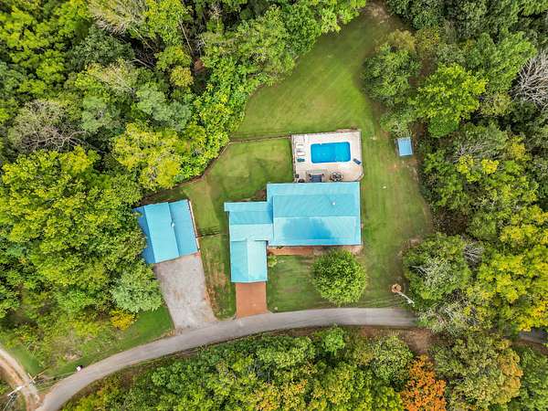 2 Acres of Land with Home for Sale in Goodlettsville, Tennessee