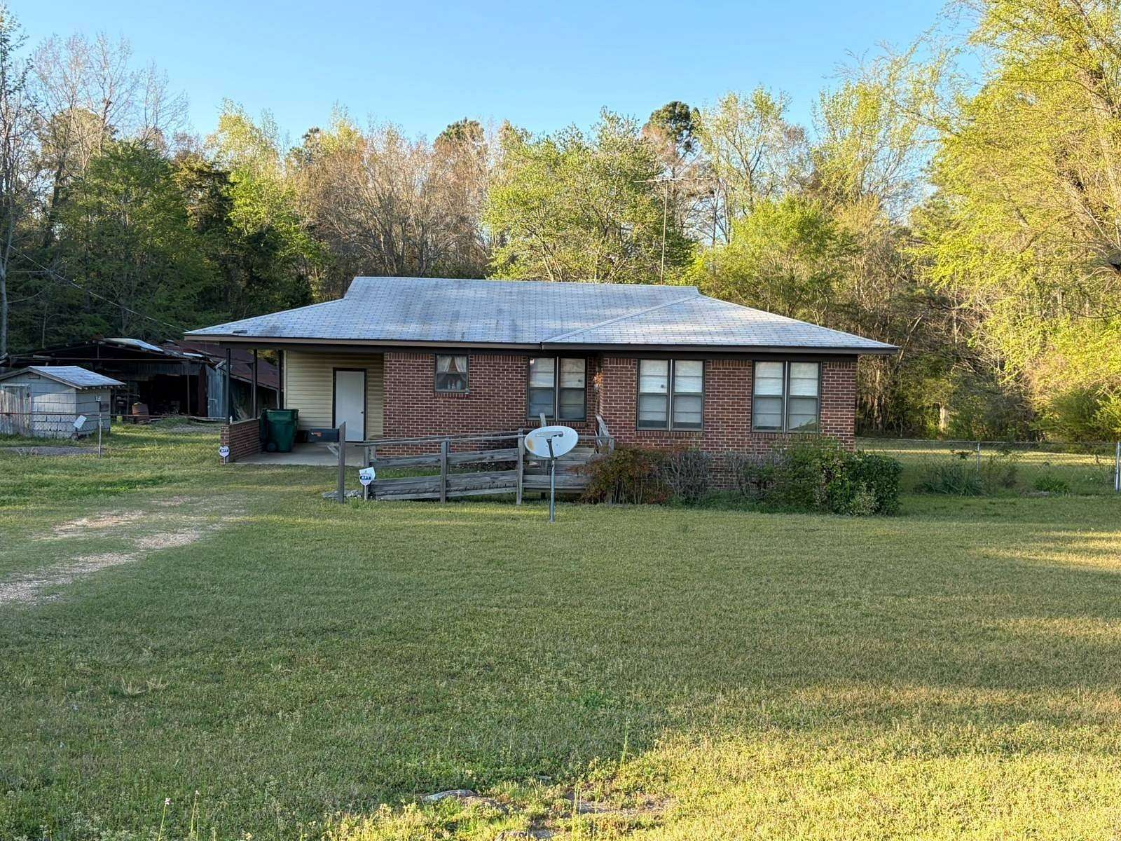 4 Acres of Land with Home for Sale in Waldo, Arkansas