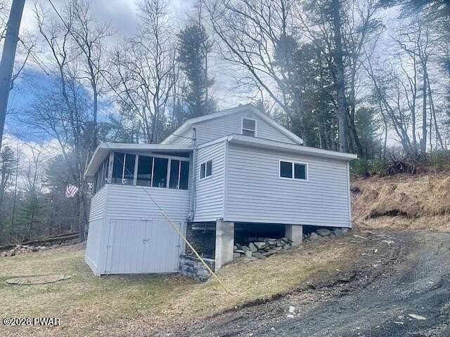 0.64 Acres of Land with Home for Lease in Dingmans Ferry, Pennsylvania
