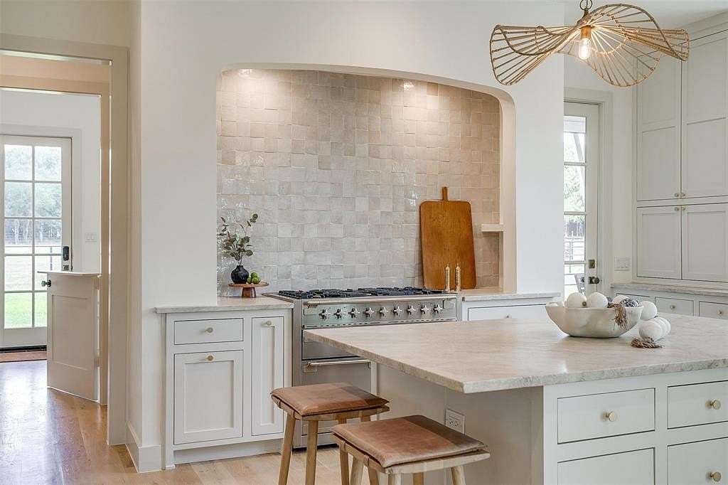 10.5 Acres of Land with Home for Sale in Fort Worth, Texas