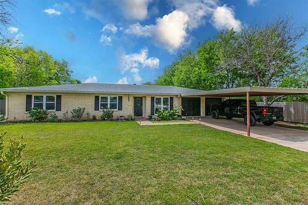 3 Acres of Land with Home for Sale in Waco, Texas