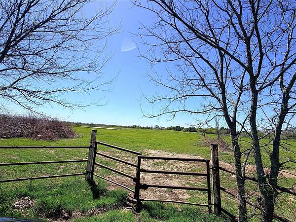 5.85 Acres of Mixed-Use Land for Sale in Seagoville, Texas