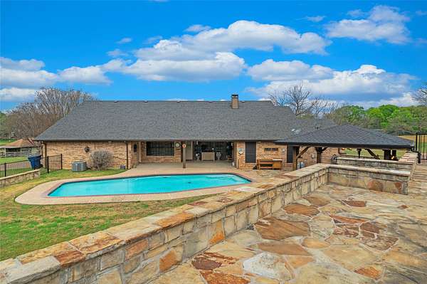 2.3 Acres of Land with Home for Sale in Midlothian, Texas