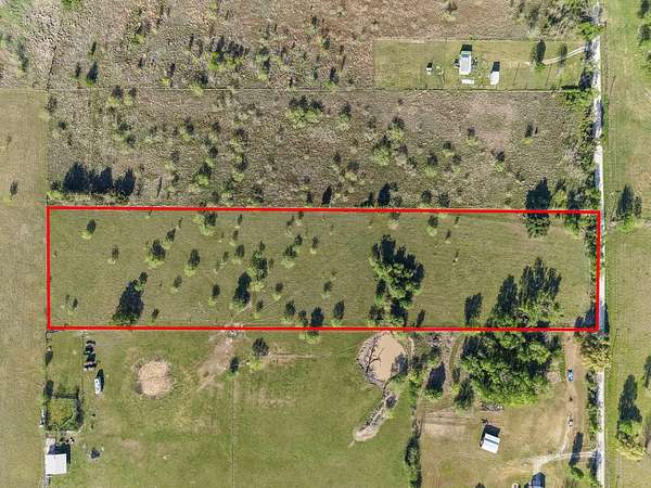 6 Acres of Residential Land for Sale in Kerens, Texas