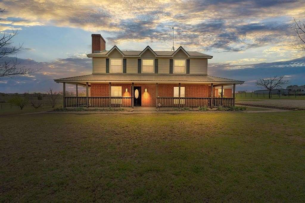 5 Acres of Land with Home for Sale in Fort Worth, Texas