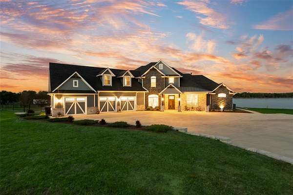 1.86 Acres of Land with Home for Sale in Corsicana, Texas