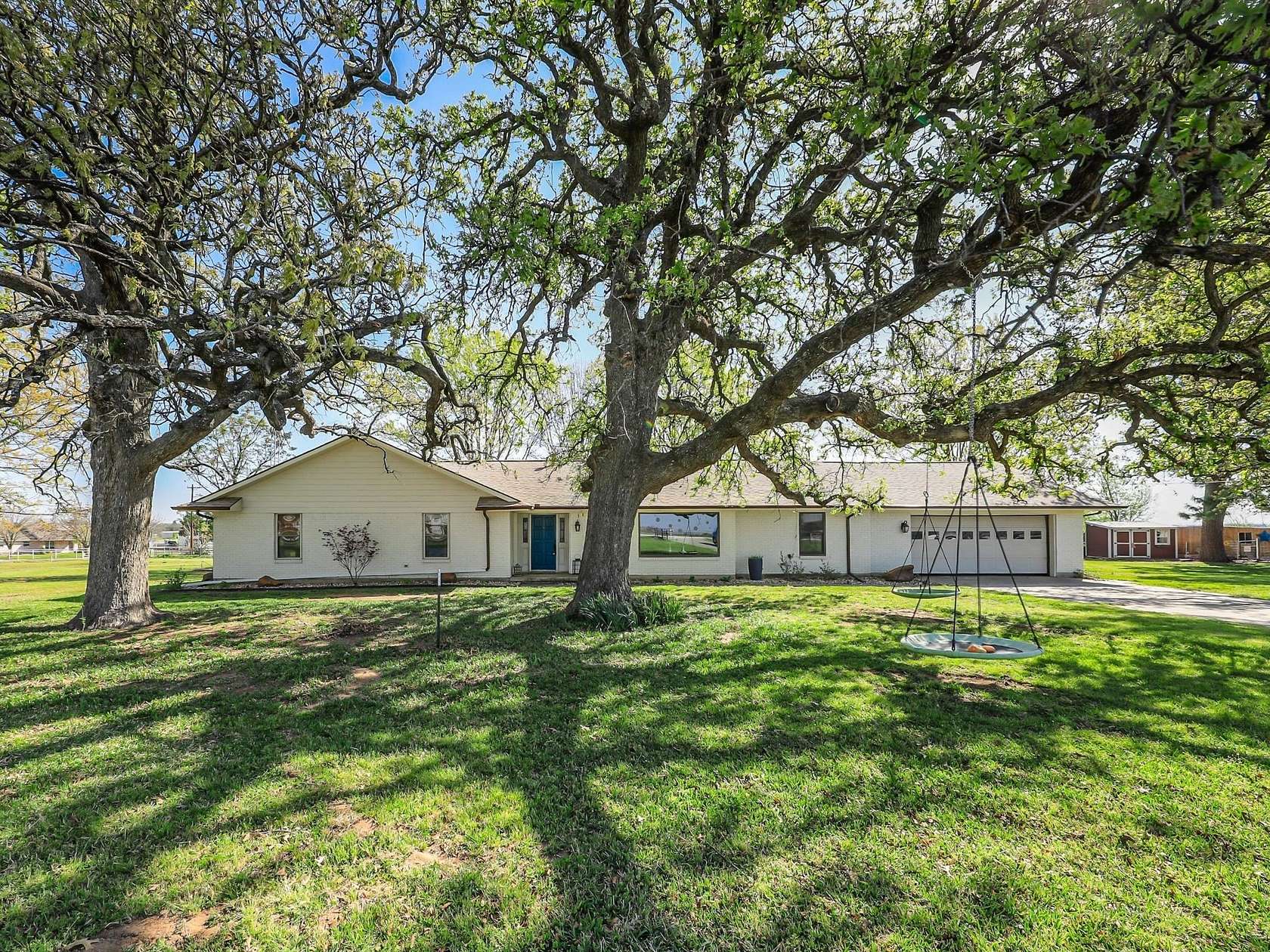 2.78 Acres of Land with Home for Sale in Whitesboro, Texas