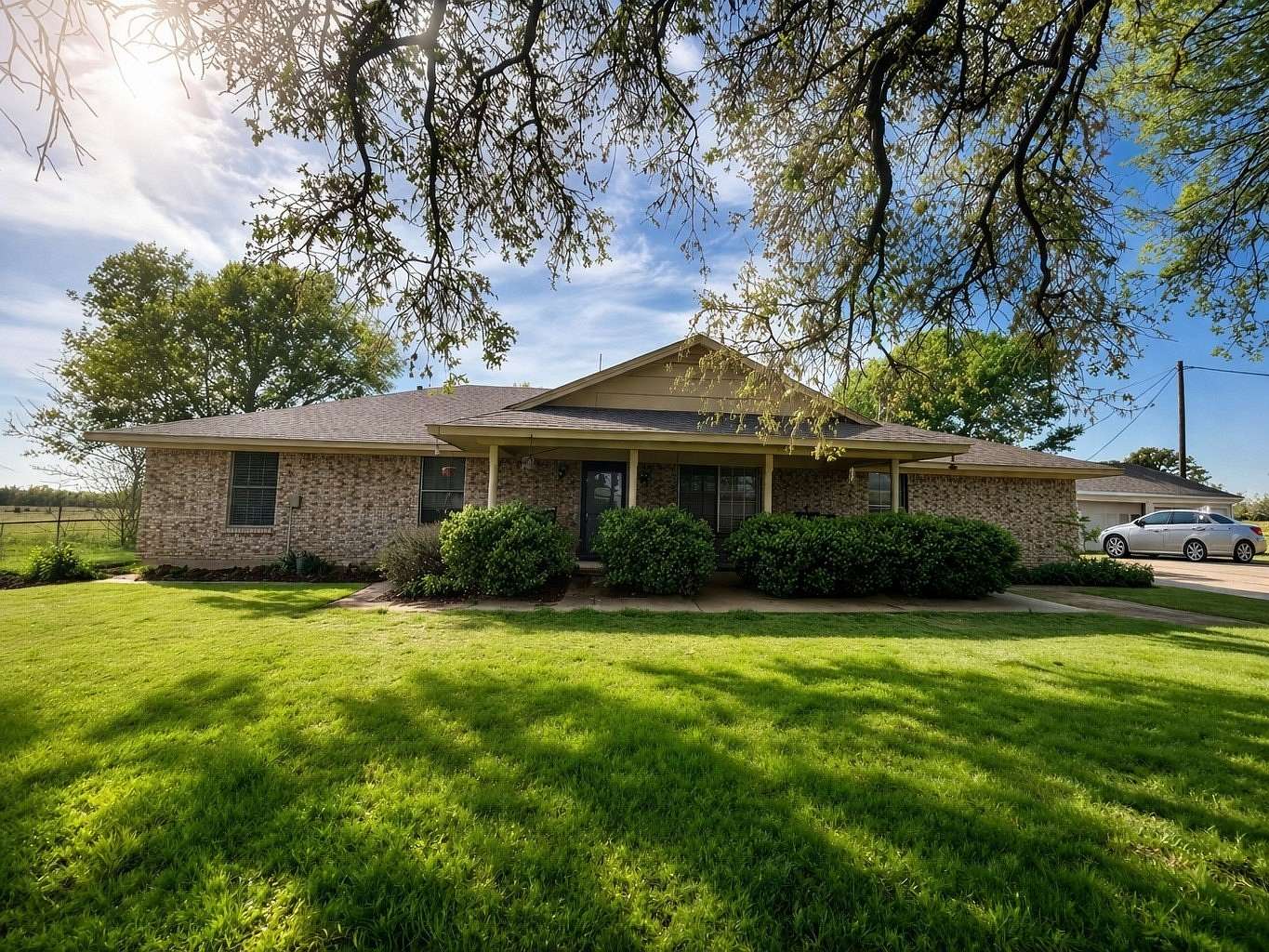 374 Acres of Land for Sale in Kemp, Texas