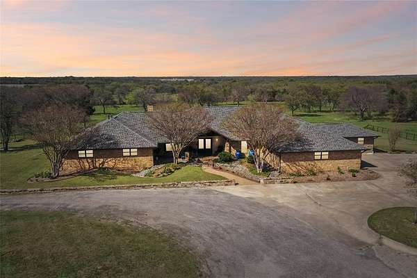 2.34 Acres of Land with Home for Sale in Whitesboro, Texas