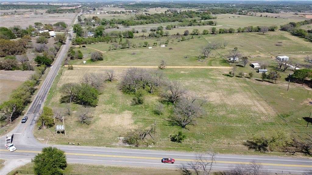 5.84 Acres of Mixed-Use Land for Sale in Glen Rose, Texas