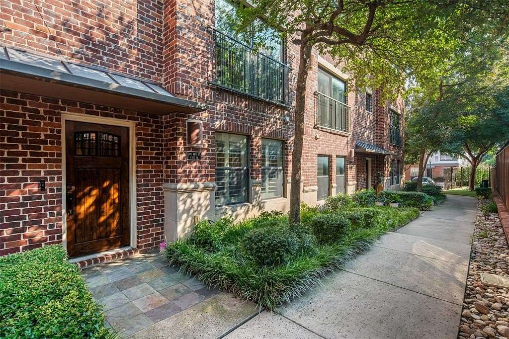 2 Acres of Land with Home for Sale in Dallas, Texas