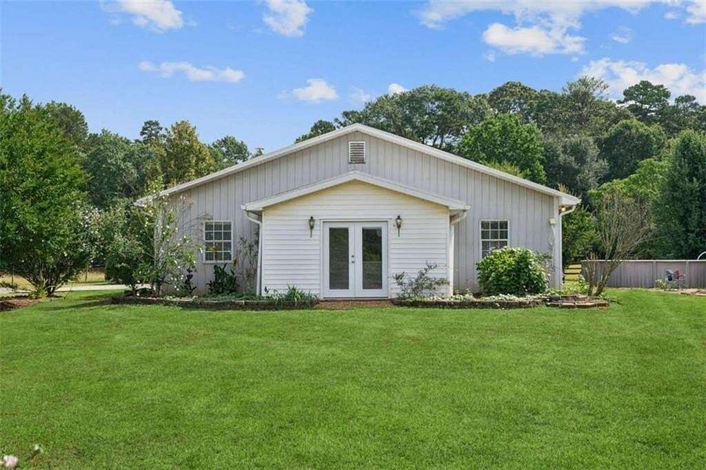 15.4 Acres of Land with Home for Sale in Winder, Georgia