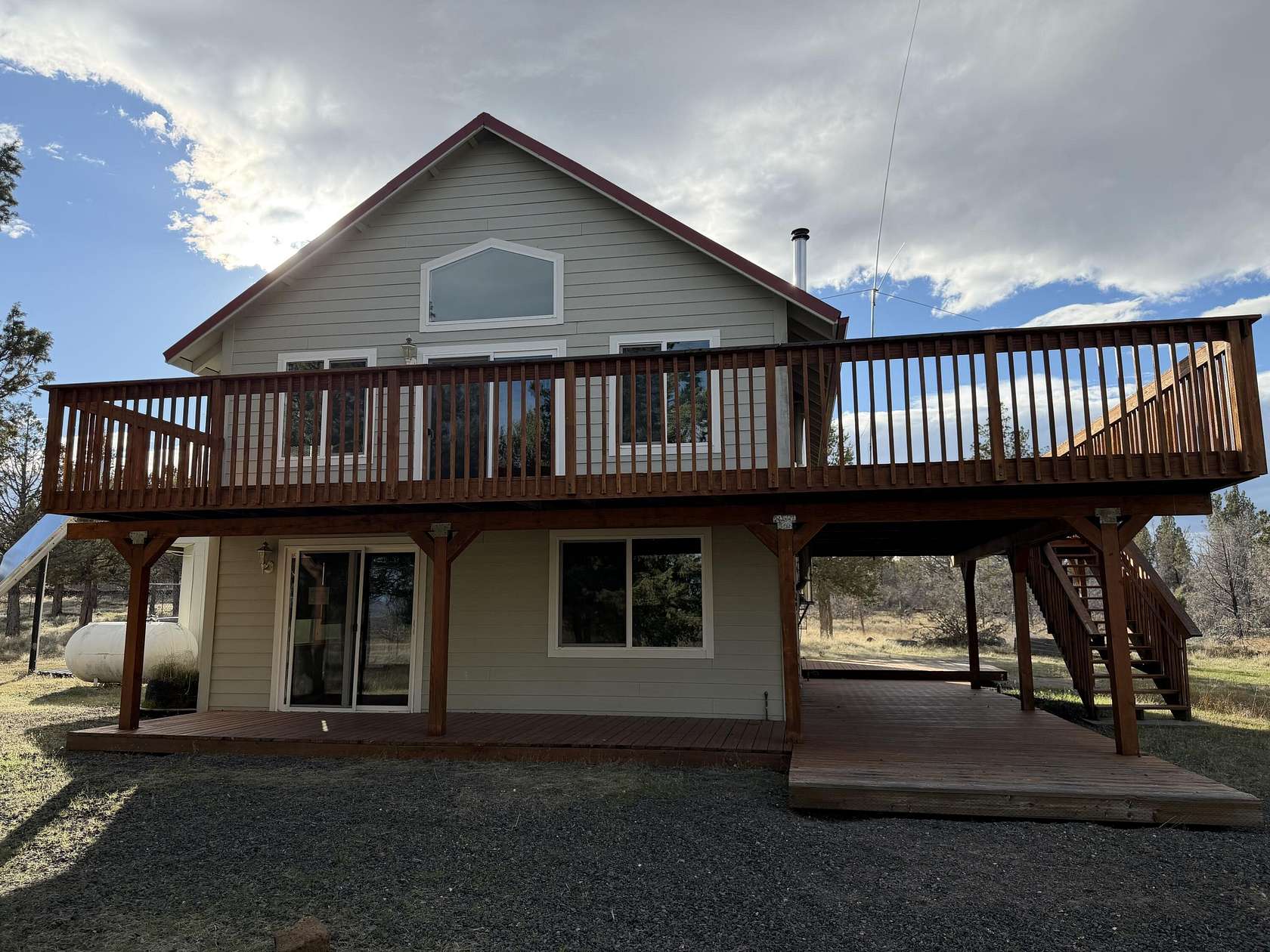 9.79 Acres of Land with Home for Sale in Culver, Oregon