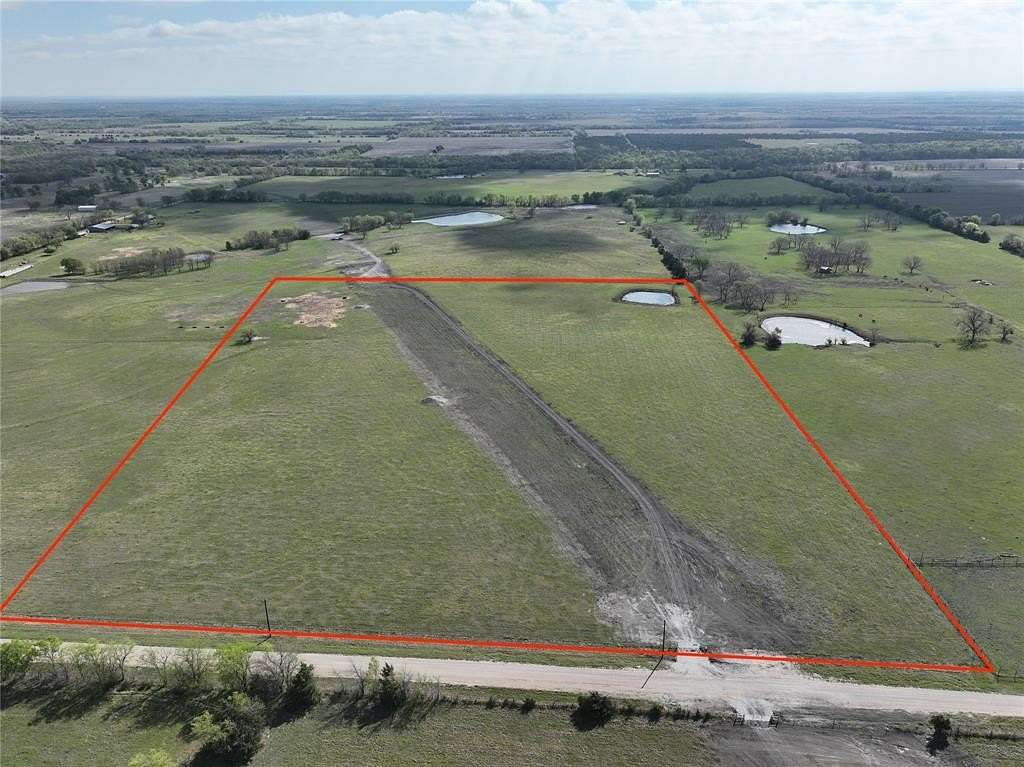 22.5 Acres of Agricultural Land for Sale in Ladonia, Texas