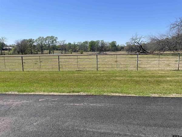 12 Acres of Recreational & Residential Land for Sale in Bullard, Texas