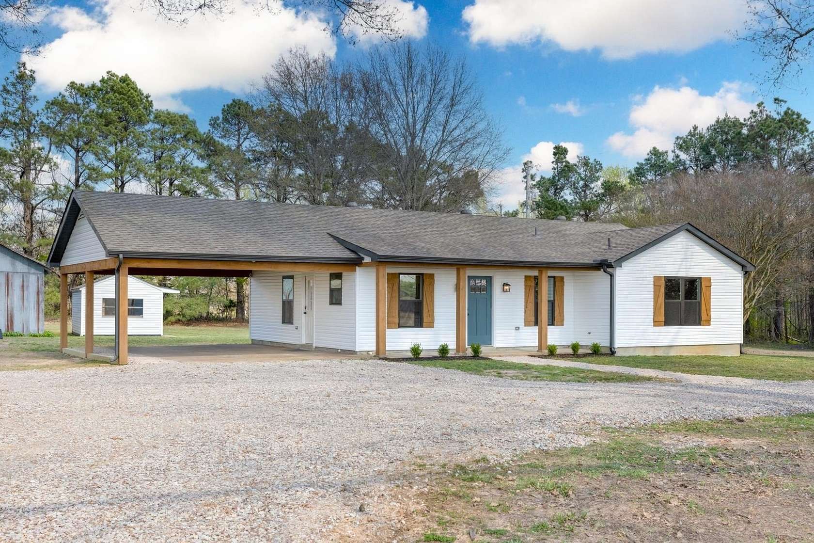 5 Acres of Land with Home for Sale in Mason, Tennessee