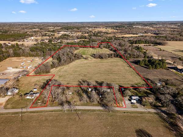 13.8 Acres of Land for Sale in Lindale, Texas