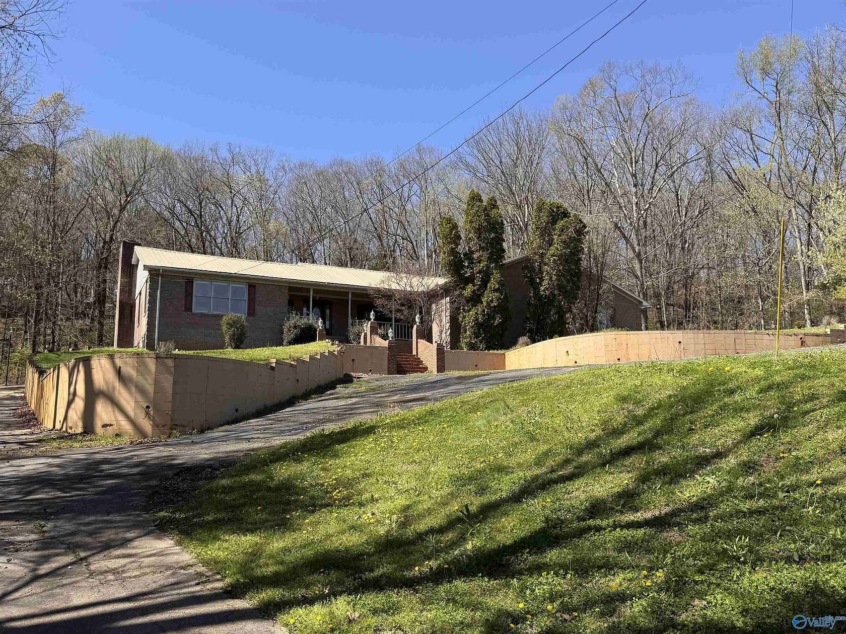 1.5 Acres of Land with Home for Sale in Trinity, Alabama