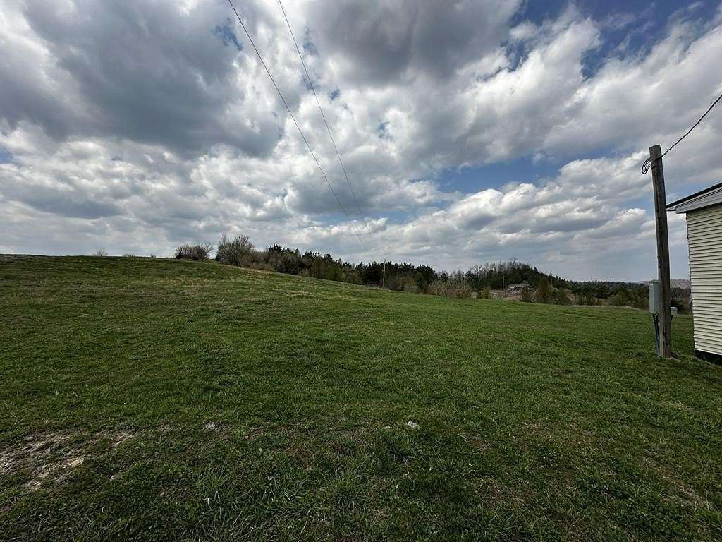 14 Acres of Recreational Land with Home for Sale in Vicco, Kentucky