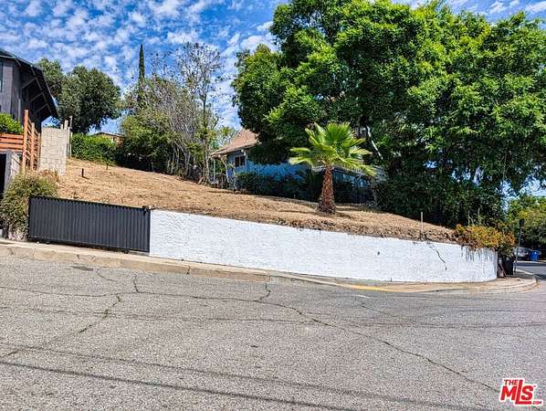 0.1 Acres of Residential Land for Sale in Los Angeles, California
