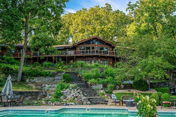 18 Acres of Recreational Land with Home for Sale in Plano, Illinois