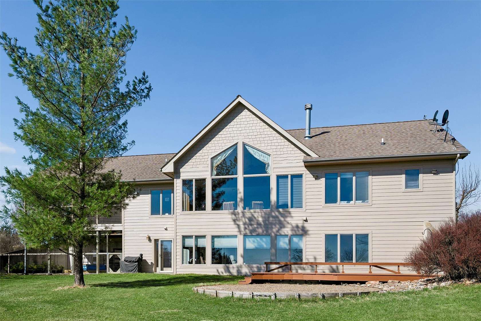 26.3 Acres of Recreational Land with Home for Sale in St. Charles, Iowa