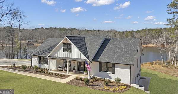 7.74 Acres of Land with Home for Lease in Fayetteville, Georgia