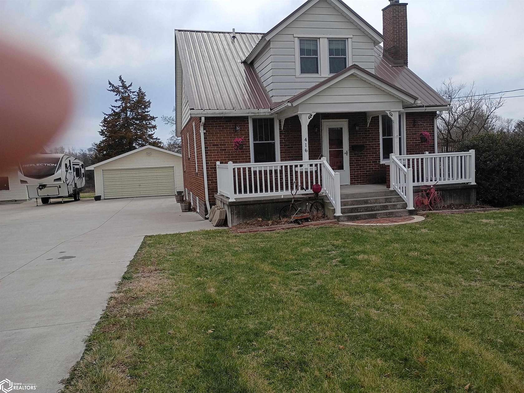 2 Acres of Land with Home for Sale in Ottumwa, Iowa