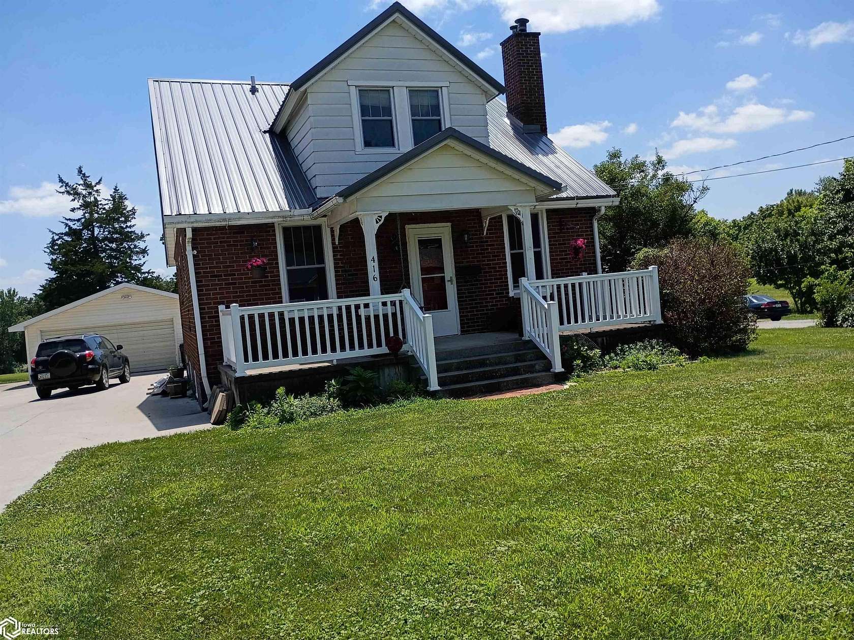 2 Acres of Land with Home for Sale in Ottumwa, Iowa