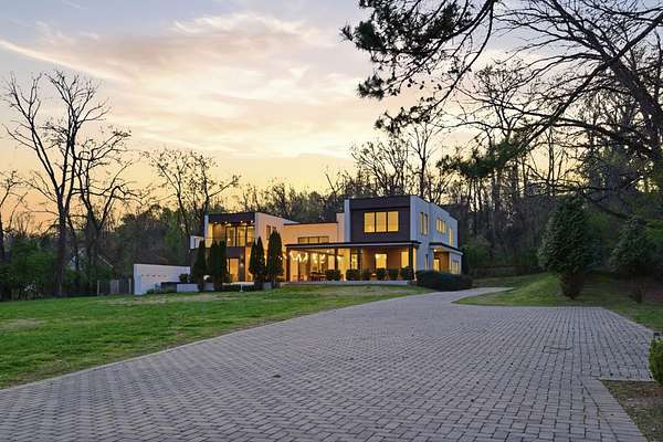 5.19 Acres of Land with Home for Sale in Nashville, Tennessee