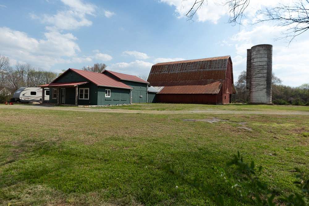 5 Acres of Improved Residential Land for Auction in Murfreesboro, Tennessee