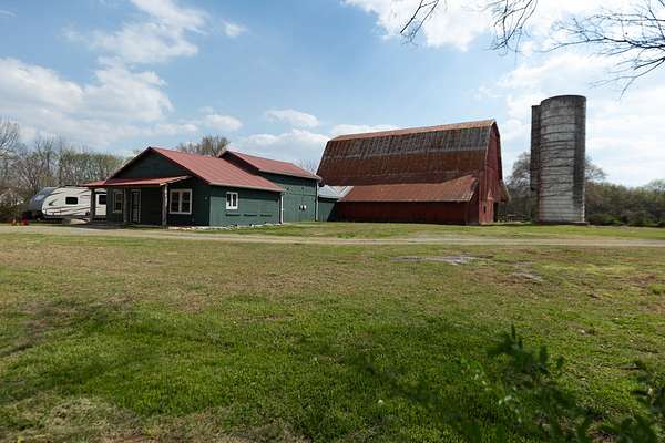 5 Acres of Improved Residential Land for Auction in Murfreesboro, Tennessee