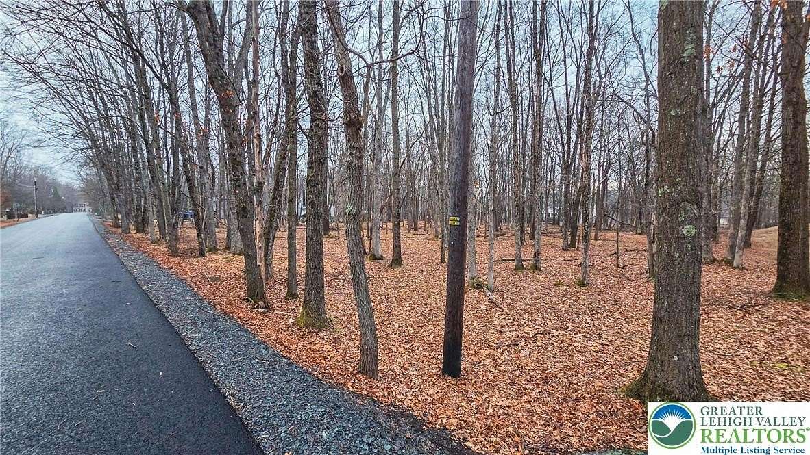 0.47 Acres of Residential Land for Sale in Tunkhannock Township, Pennsylvania