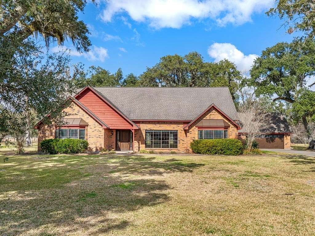 9.19 Acres of Land with Home for Sale in Cedar Lane, Texas