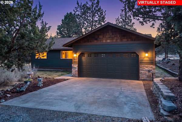 2.28 Acres of Land with Home for Sale in Redmond, Oregon